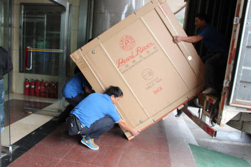 白云钢琴贵重工艺品无忧运